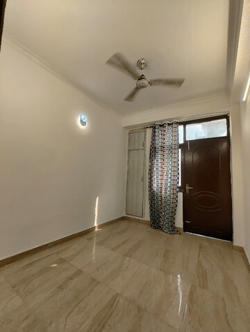 Room in 1 BHK Builder Floor at Freedom Fighters Enclave – for Rent