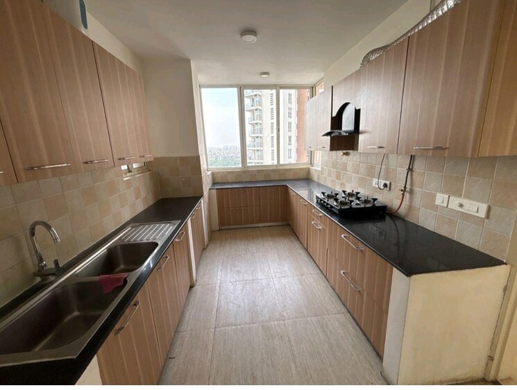 Kitchen, pioneer-araya 3 Bedroom 3858 Sq.Ft. Apartment In Sector 62 Gurgaon 9317193