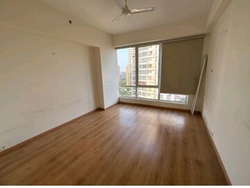Room in 4 BHK Apartment at Pioneer Araya, Sector 62 – for Sale