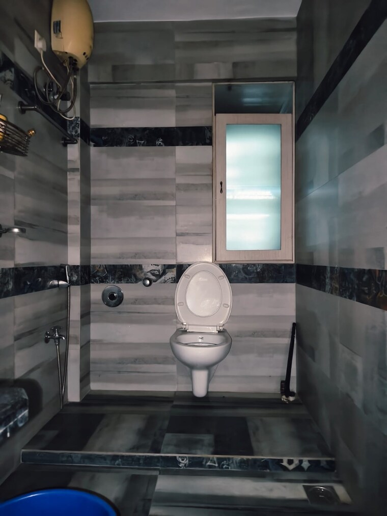 Attached Bathroom, bliss-chs-sector-29 3 Bedroom 1800 Sq.Ft. Apartment In Vashi Sector 29 Navi Mumbai 9317221