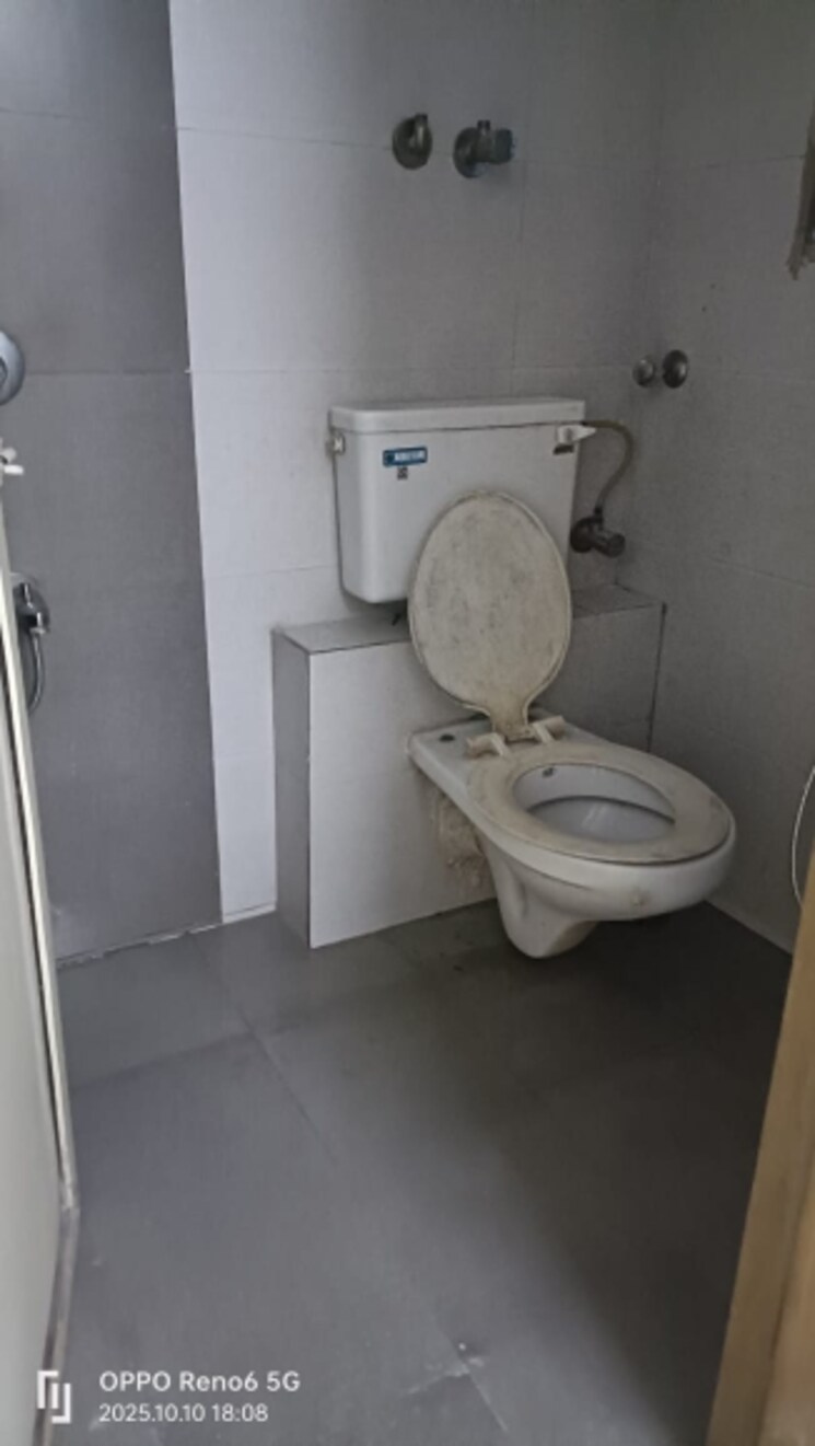 Bathroom, pnk-imperial-heights 2 Bedroom 720 Sq.Ft. Apartment In Mira Road Thane 9317290