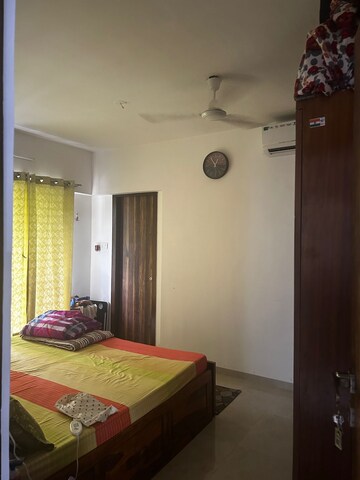 Bedroom in 2 BHK Apartment at Kailash Apartment Chembur, Chembur – for Rent