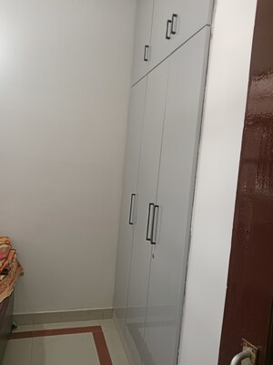 Room in 1 BHK Builder Floor at Sector 13 – for Rent