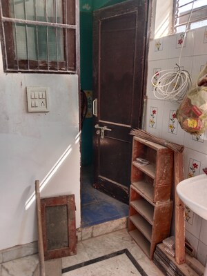 1 BHK Builder Floor – Entrance View at Sector 13 - for Rent