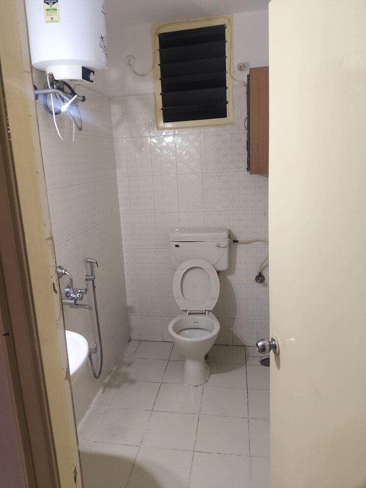 Bathroom, s-v-residency-bellandur 3 Bedroom 1400 Sq.Ft. Apartment In Bellandur Bangalore 9317376