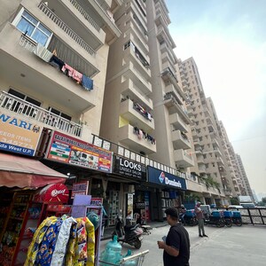  Shop – Exterior View View at Omkar Royal Nest, Ecotech 12 Greater Noida - for Sale