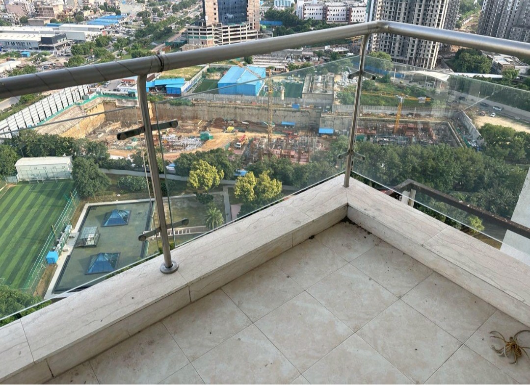 4 BHK + Servant Room Apartment For Sale in Pioneer Park Presidia