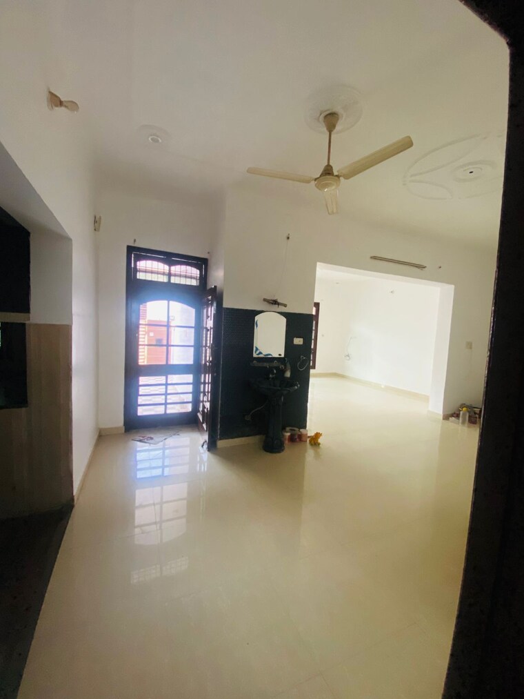 Room, rwa-apartments-sector-50 5 Bedroom 1620 Sq.Ft. Villa In Sector 50 Noida 9317431