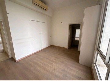 Room in 4 BHK Apartment at Pioneer Park Presidia, Sector 62 – for Sale