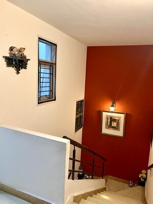 Room in 6+ BHK Independent House at Banjara Hills – for Sale