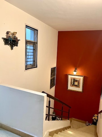 Room in 6+ BHK Independent House at Banjara Hills – for Sale