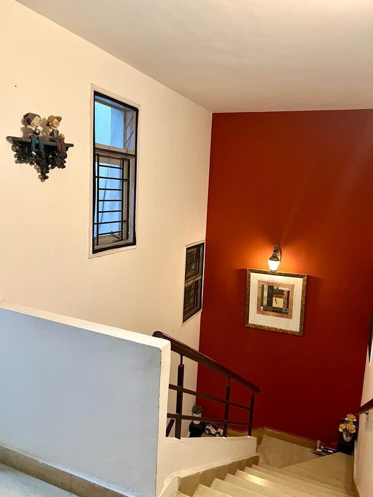 Room, banjara hills 6+ Bedroom 8500 Sq.Ft. Independent House In Banjara Hills Hyderabad 9317404