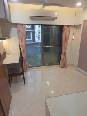 Room in 3 BHK Apartment at Ekta Trinity, Santacruz West – for Sale