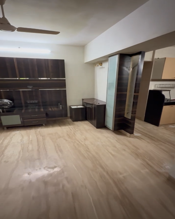 2 BHK 910 Sq.Ft. Apartment in Swami Tower