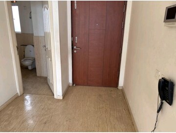Room in 5 BHK Apartment at Pioneer Park Presidia, Sector 62 – for Sale