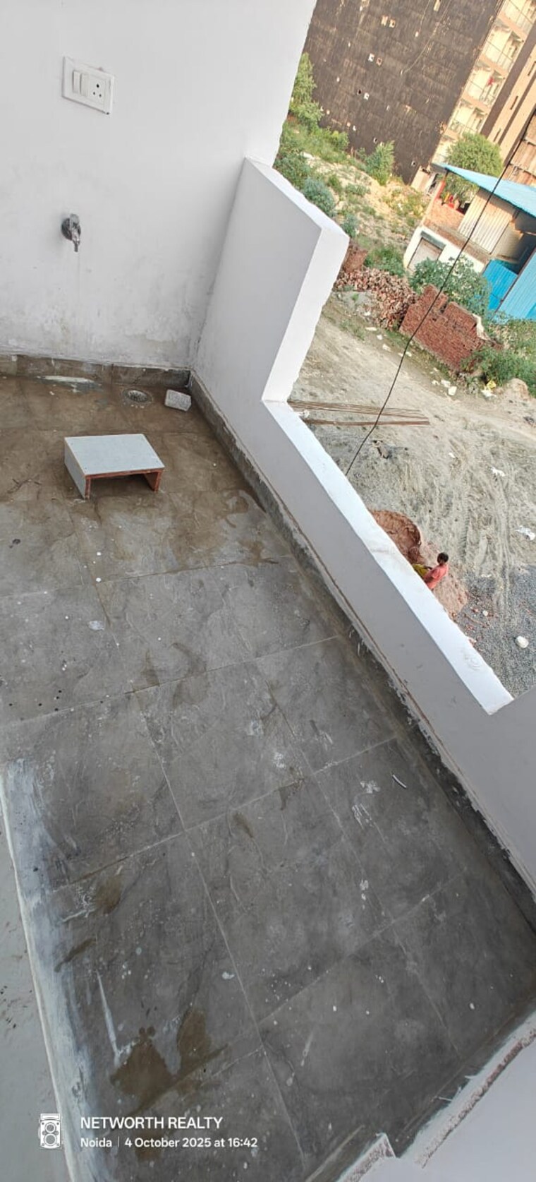 Balcony, sector 73 1 Bedroom 600 Sq.Ft. Builder Floor In Sector 73 Noida 9317475