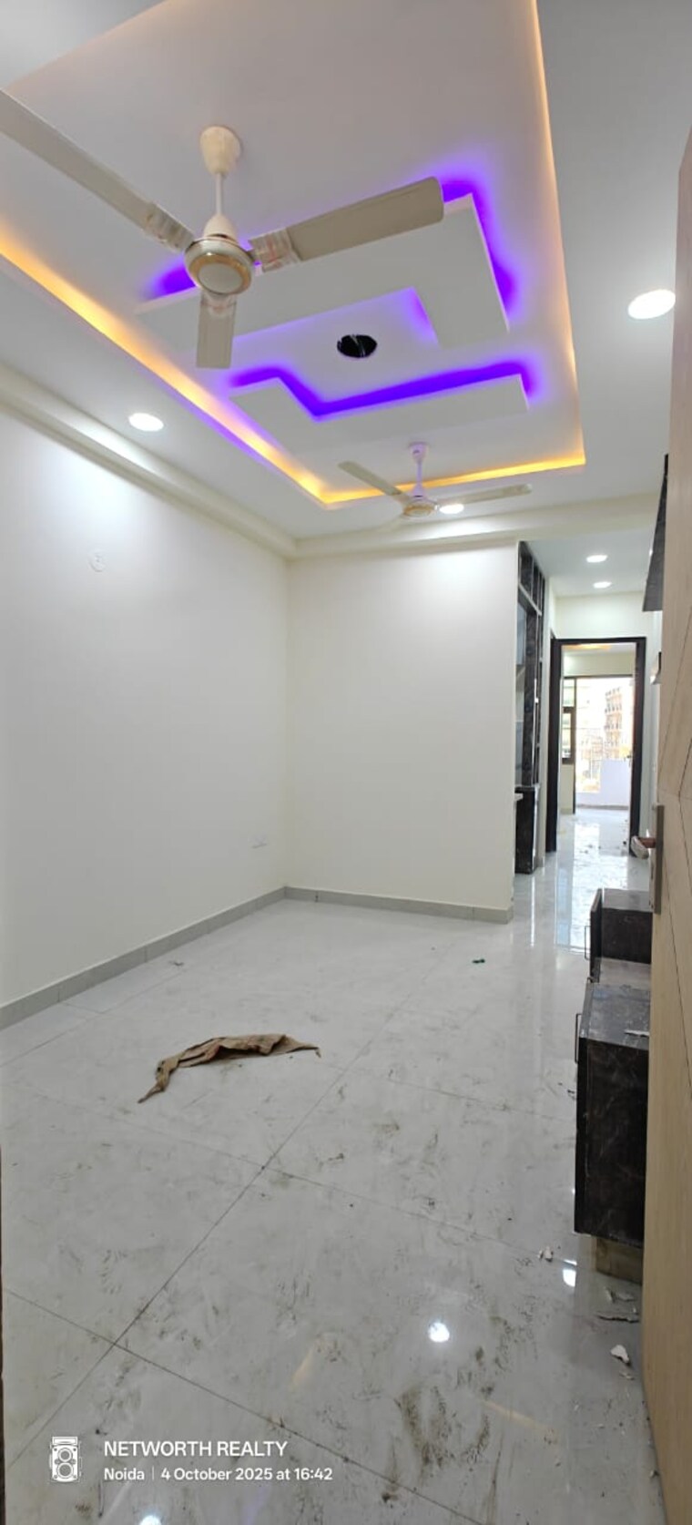 Room, sector 73 1 Bedroom 600 Sq.Ft. Builder Floor In Sector 73 Noida 9317475