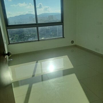 Room in 2 BHK Apartment at Kalpataru Immensa, Kolshet Road – for Sale