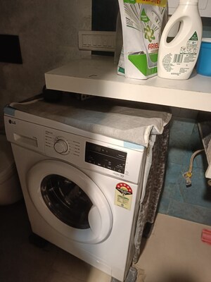 Team Area in 1 BHK Apartment at Lower Parel West – for Sale