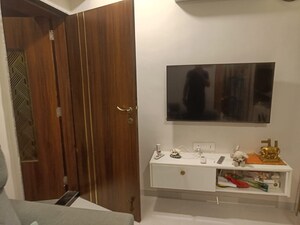Furnished Amenities in 1 BHK Apartment at Lower Parel West – for Sale
