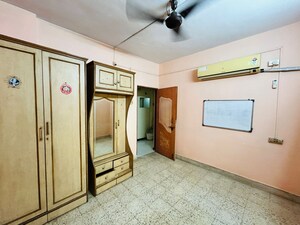 Room in 1 BHK Apartment at Seawoods – for Rent