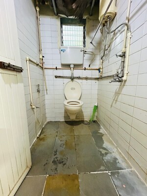 Bathroom in 1 BHK Apartment at Seawoods – for Rent