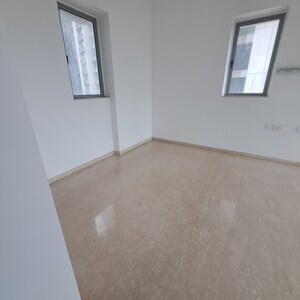 Room in 4 BHK Apartment at Kalpataru Immensa, Kolshet Road – for Sale