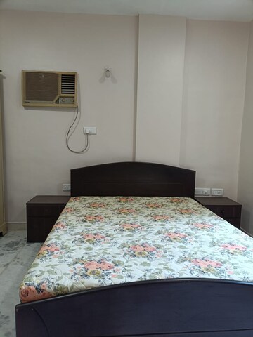 Bedroom in 2 BHK Apartment at Sai Samman, Chembur – for Rent