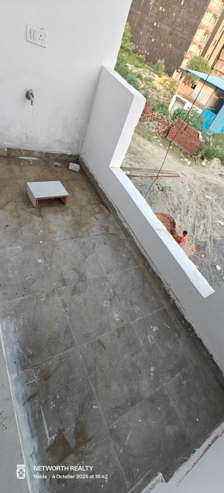 Balcony, sector 73 1 Bedroom 600 Sq.Ft. Builder Floor In Sector 73 Noida 9317616