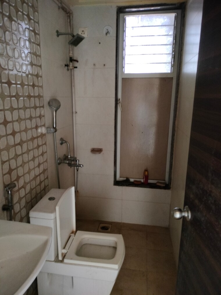 Bathroom, ajmera-new-era 1 Bedroom 711 Sq.Ft. Apartment In Kalyan West Thane 9317652