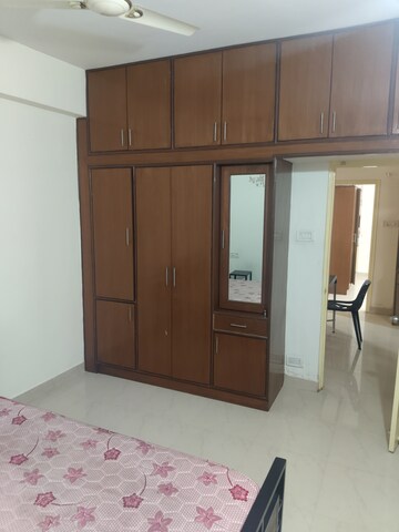 Room in 3 BHK Apartment at DSR Cosmos, Bellandur – for Rent