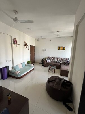 Team Area in 2 BHK Apartment at Garodia Nagar, Ghatkopar East – for Rent