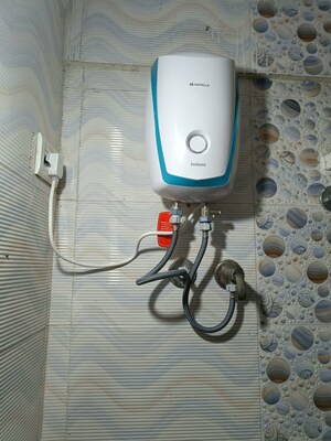 Bathroom in 1 BHK Apartment at Seawoods – for Rent