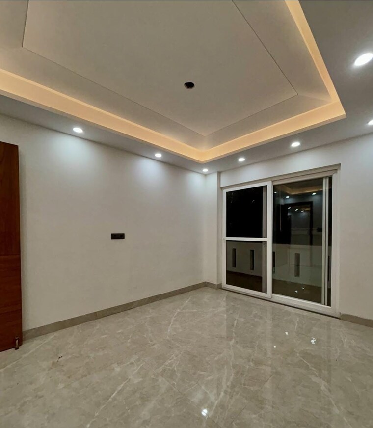 Room, puri-aman-vilas 3 Bedroom 250 Sq.Yd. Builder Floor In Sector 89 Faridabad 9317686