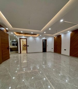 Room in 3 BHK Builder Floor at Puri Aman Vilas, Sector 89 – for Sale