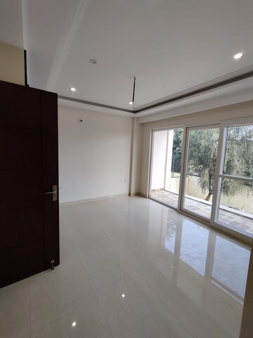 Room in 2 BHK Builder Floor at Gms Road – for Sale