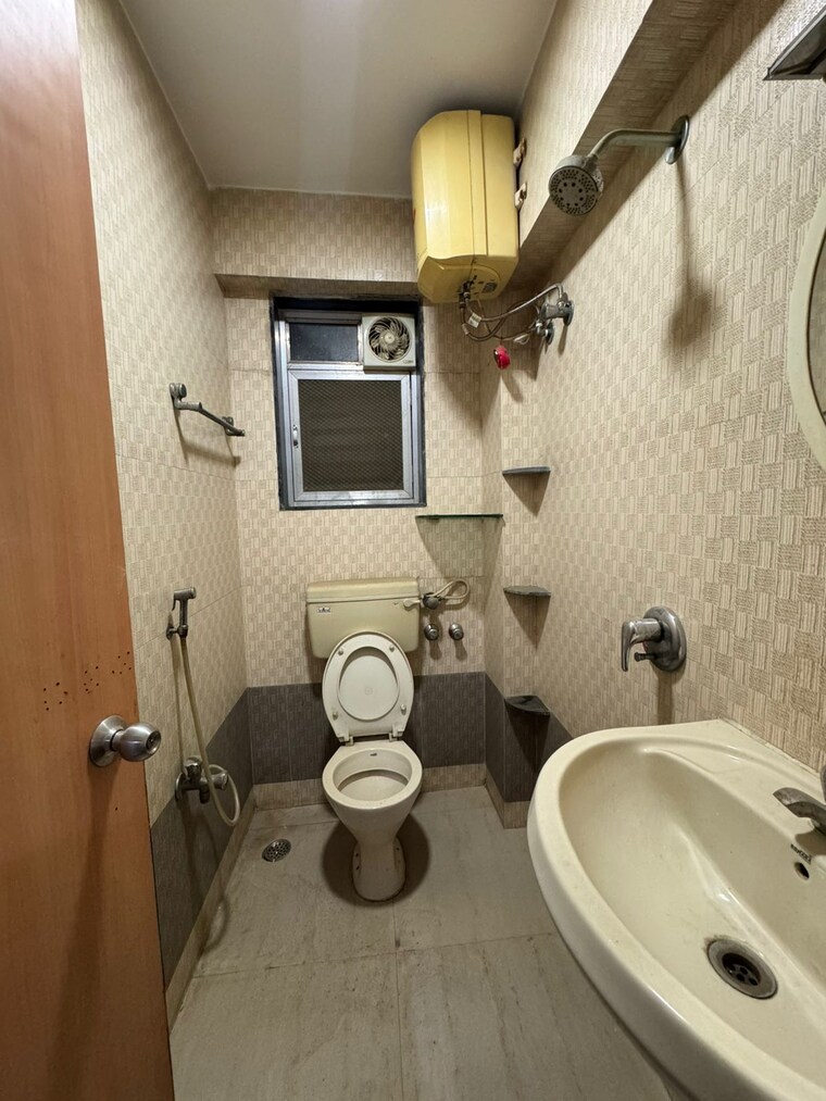 Bathroom, sungreens-gyan-kutir 3 Bedroom 1560 Sq.Ft. Apartment In Chembur Mumbai 9317698