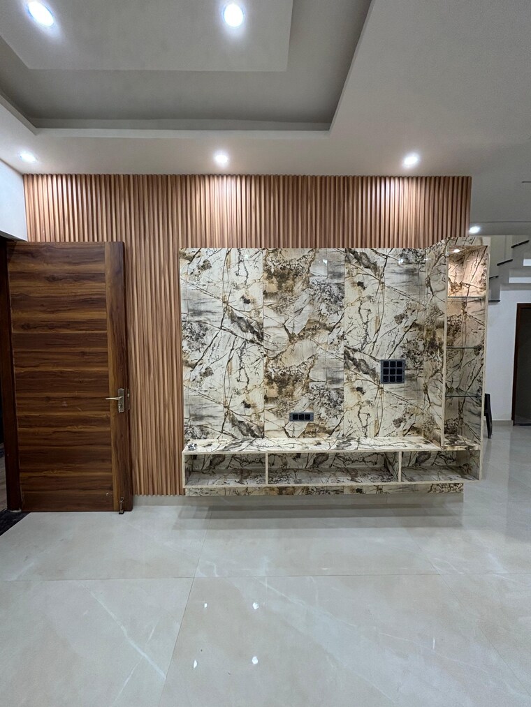 Living Room, saharanpur road 5 Bedroom 166 Sq.Yd. Independent House In Saharanpur Road Dehradun 9317722