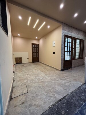 Room in 5 BHK Independent House at Saharanpur Road – for Sale
