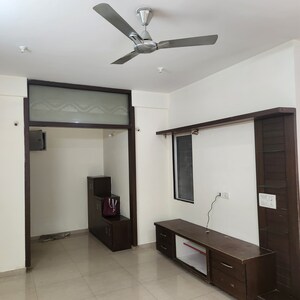Room in 3 BHK Apartment at Aakruti Amity, Electronic City – for Rent