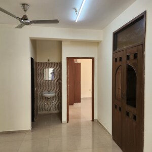 Room in 3 BHK Apartment at Aakruti Amity, Electronic City – for Rent