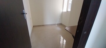 Room in 3 BHK Apartment at Signature Global Golf Greens, Sector 79 – for Rent