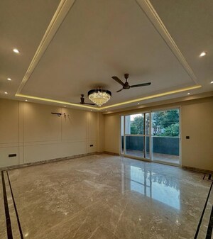 Living Room in 3.5 BHK Builder Floor at BP Homes, Sector 85 – for Sale