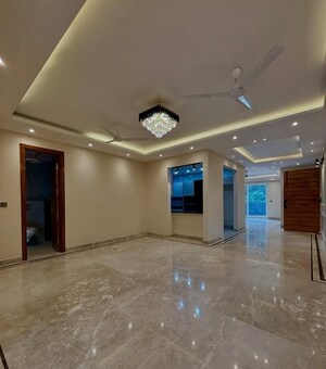 Room in 3.5 BHK Builder Floor at BP Homes, Sector 85 – for Sale