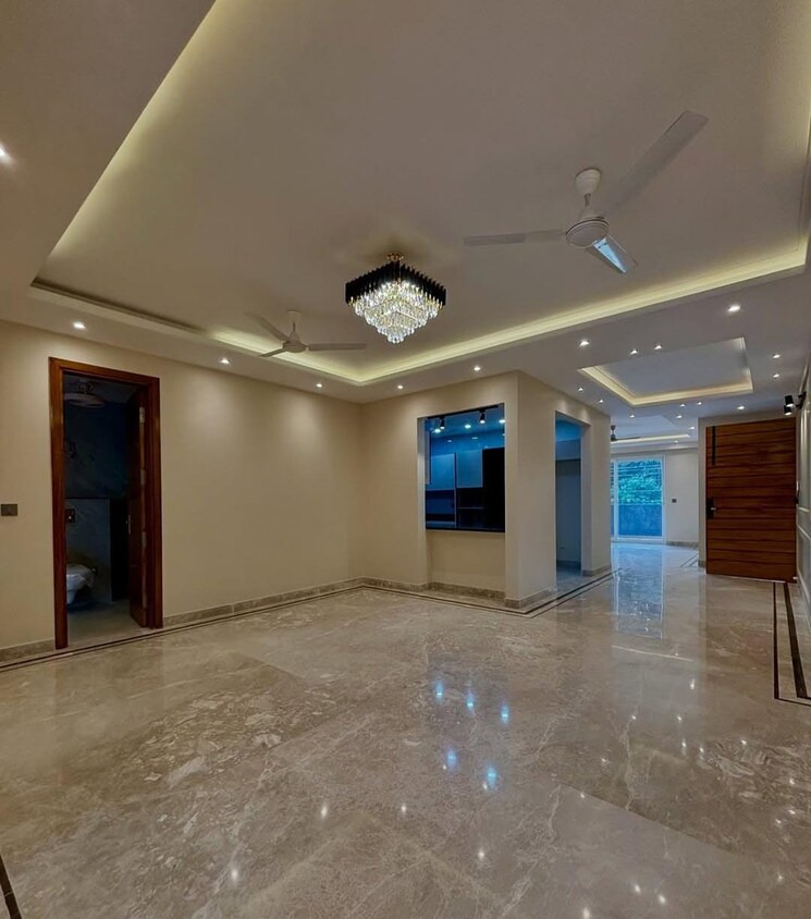 Room, bp-homes 3.5 Bedroom 350 Sq.Yd. Builder Floor In Sector 85 Faridabad 9317971