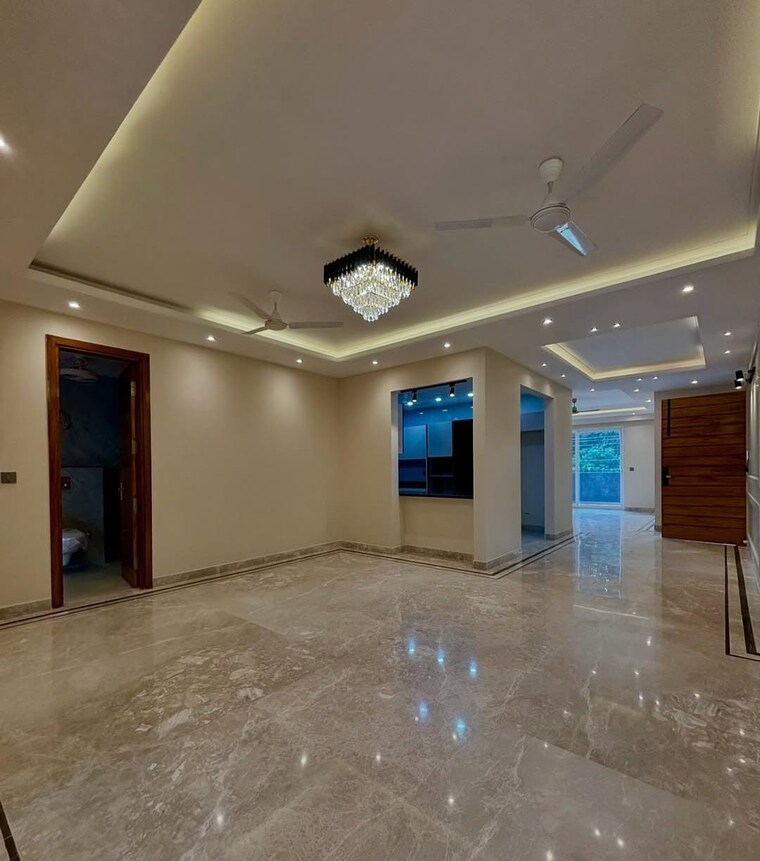 Room, bp-homes 3.5 Bedroom 350 Sq.Yd. Builder Floor In Sector 85 Faridabad 9317971