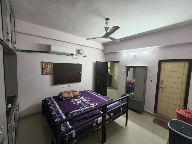Room, kondapur 3 Bedroom 1500 Sq.Ft. Apartment In Kondapur Hyderabad 9318063