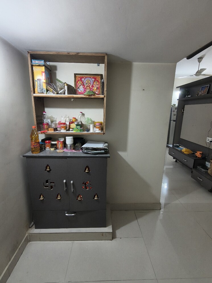 Room, kondapur 3 Bedroom 1500 Sq.Ft. Apartment In Kondapur Hyderabad 9318063