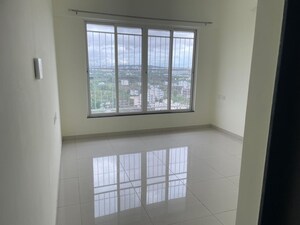 Room in 3 BHK Apartment at Kolte Patil Life Republic, Hinjewadi – for Rent