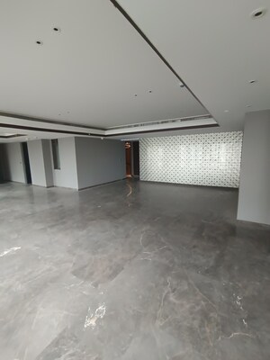 Room in 5 BHK Apartment at Lodha Trump Tower, Worli – for Rent